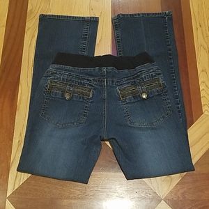 Women's Maternity low band jeans.